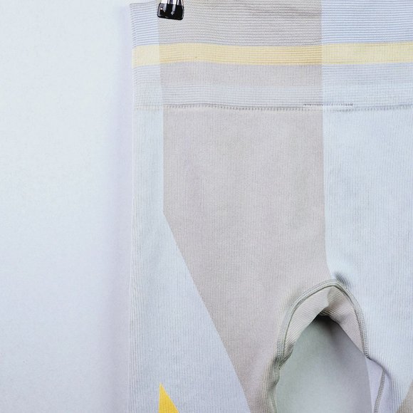 Nike Sculpt Lux Icon Clash 7/8 Training Seamless Yellow/Gray Leggings, Sz M - Picture 10 of 12